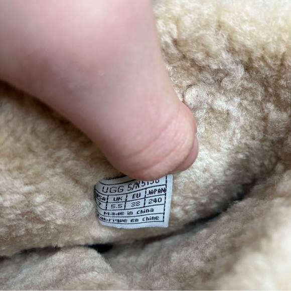 UGG Australia Surfcat lace up suede boots black cream women’s size 7 winter - Picture 7 of 7